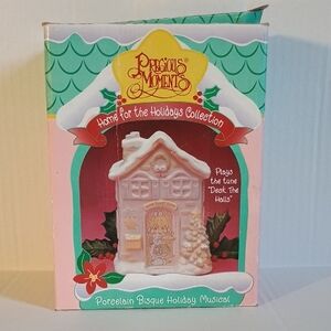 Precious Moments Home for the holidays collection Porcelain Musical House